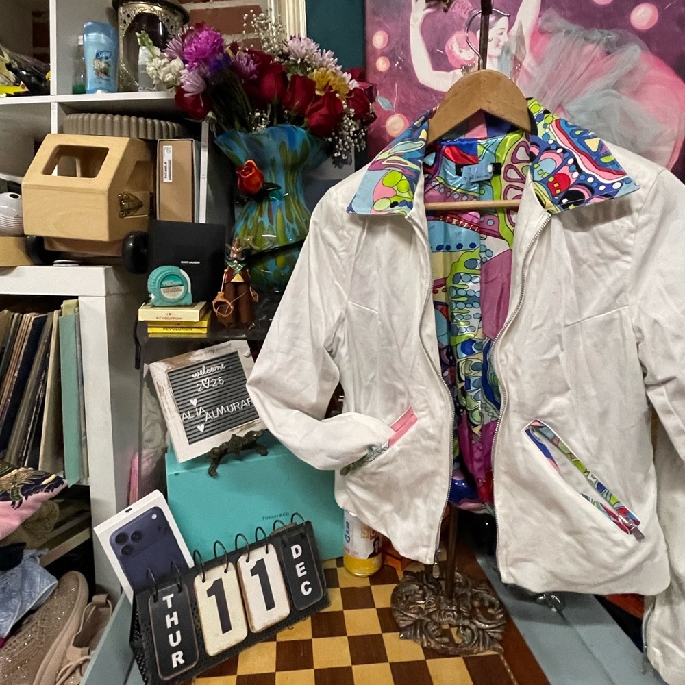 Nicole Max White Full Zip Jacket with Colorful Satin Lining